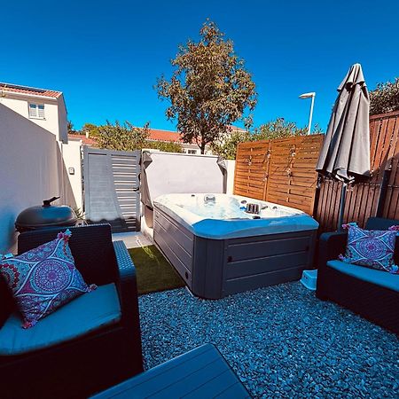 Logement Du Sud Avec Jacuzzi Sommieres Exterior photo