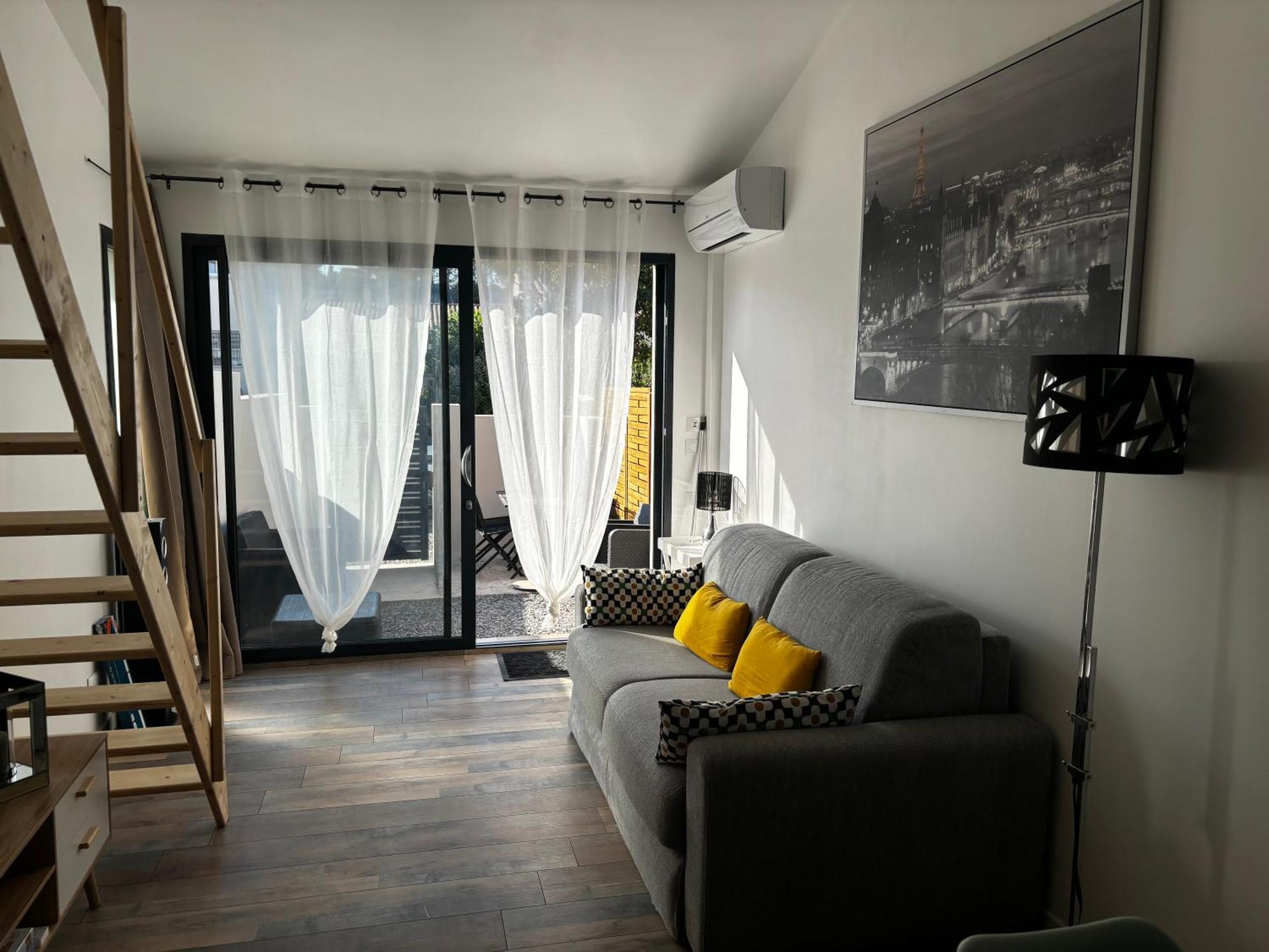 Logement Du Sud Avec Jacuzzi Sommieres Exterior photo